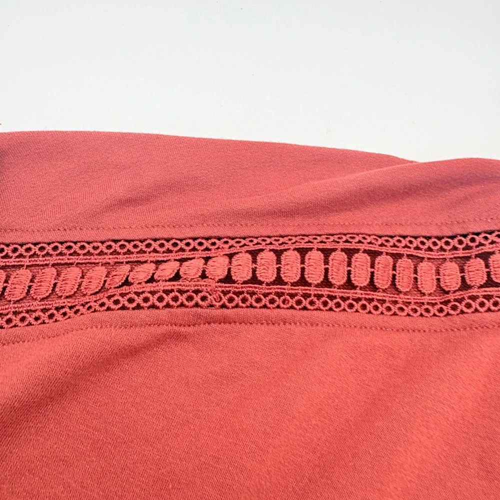 CG Sport Women 1X Rust Orange V-Neck Crochet Trim Short Sleeve Top High-Low Hem